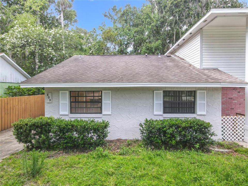 Active With Contract: $186,000 (2 beds, 2 baths, 1032 Square Feet)