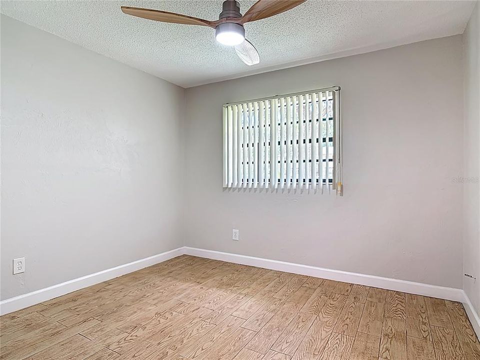 Active With Contract: $186,000 (2 beds, 2 baths, 1032 Square Feet)