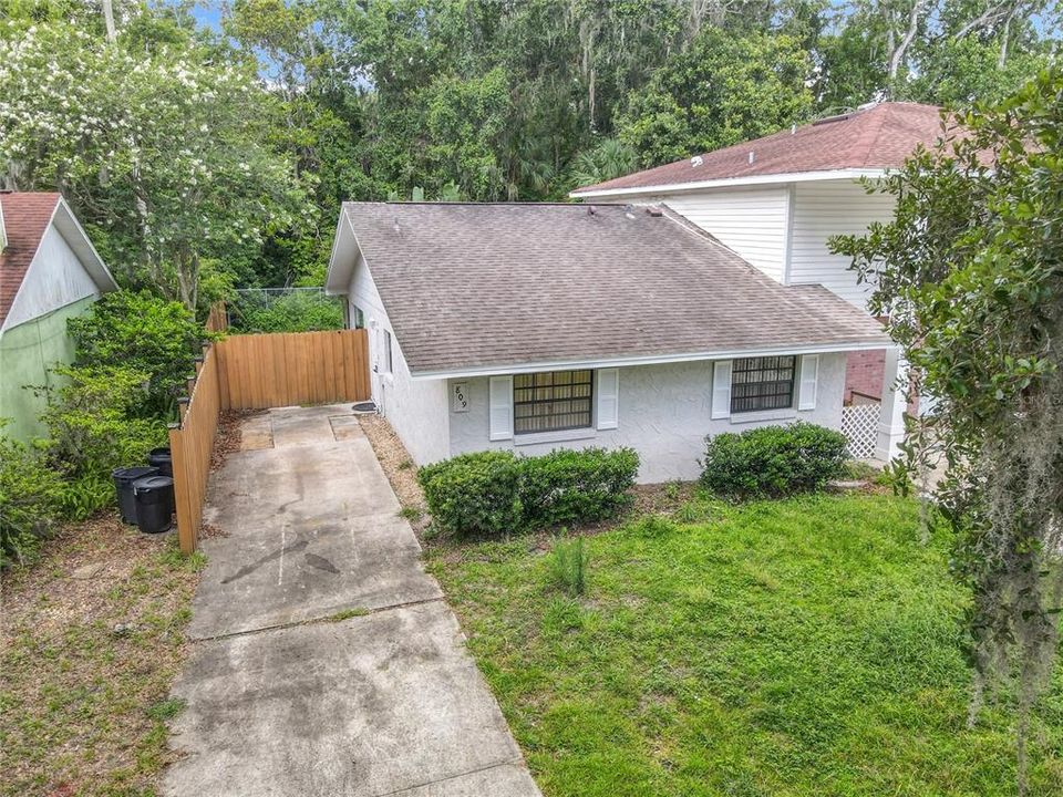 Active With Contract: $186,000 (2 beds, 2 baths, 1032 Square Feet)