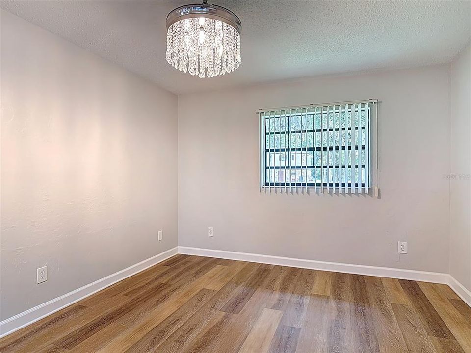 Active With Contract: $186,000 (2 beds, 2 baths, 1032 Square Feet)