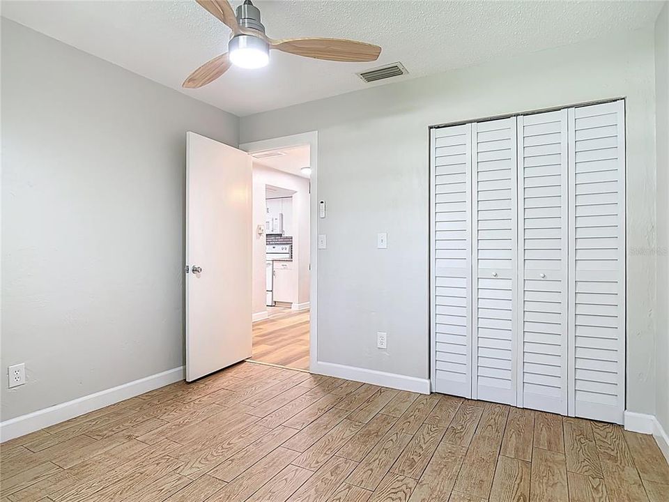 Active With Contract: $186,000 (2 beds, 2 baths, 1032 Square Feet)