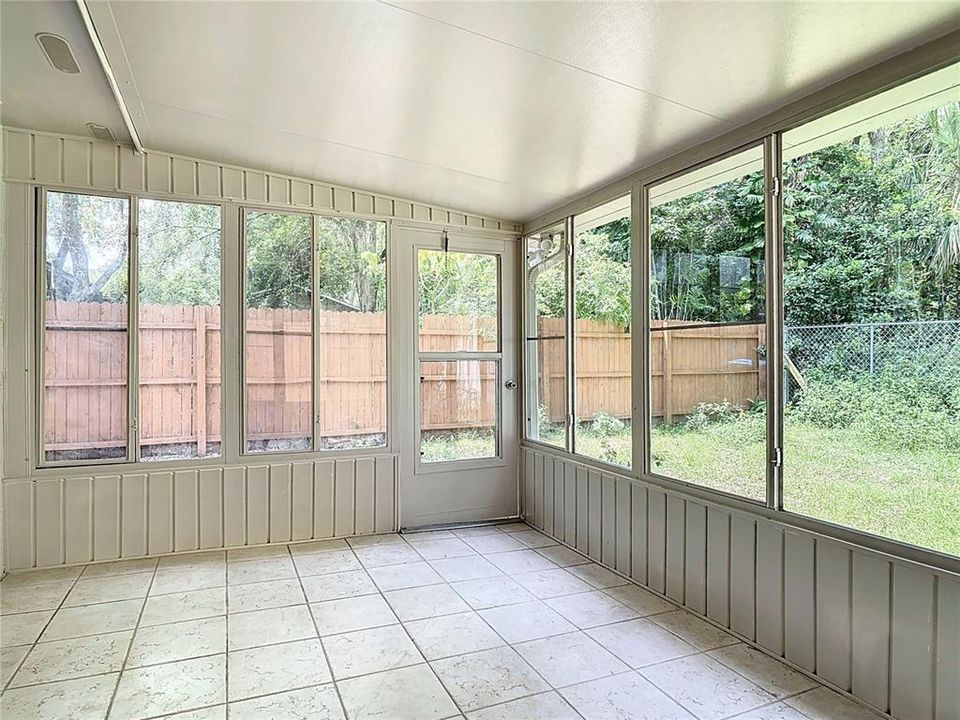 Active With Contract: $186,000 (2 beds, 2 baths, 1032 Square Feet)