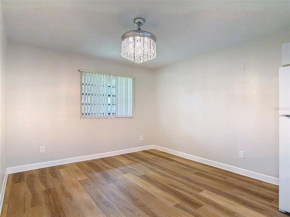 Active With Contract: $186,000 (2 beds, 2 baths, 1032 Square Feet)