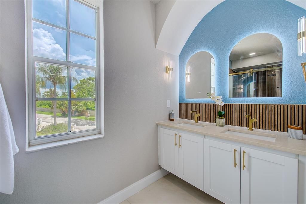 En Venta: $462,900 (3 camas, 2 baños, 1848 Pies cuadrados)