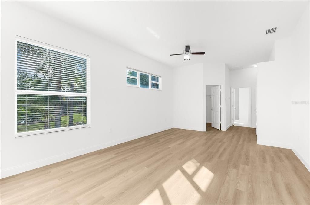 Под контрактом: $1,100,000 (3 спален, 2 ванн, 2582 Квадратных фут)