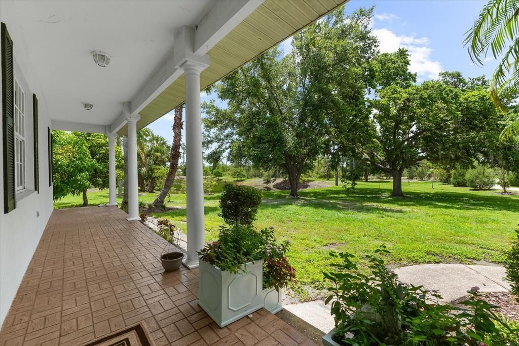 Под контрактом: $1,100,000 (3 спален, 2 ванн, 2582 Квадратных фут)