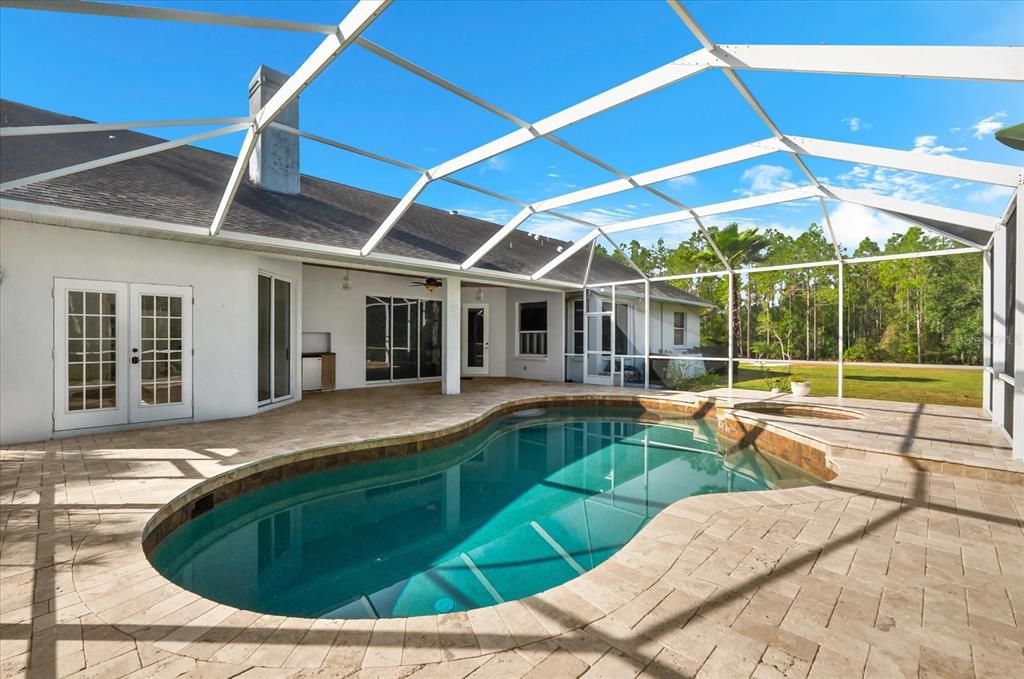 Под контрактом: $1,100,000 (3 спален, 2 ванн, 2582 Квадратных фут)