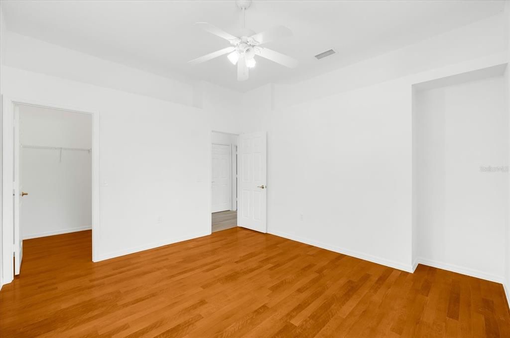 Под контрактом: $1,100,000 (3 спален, 2 ванн, 2582 Квадратных фут)