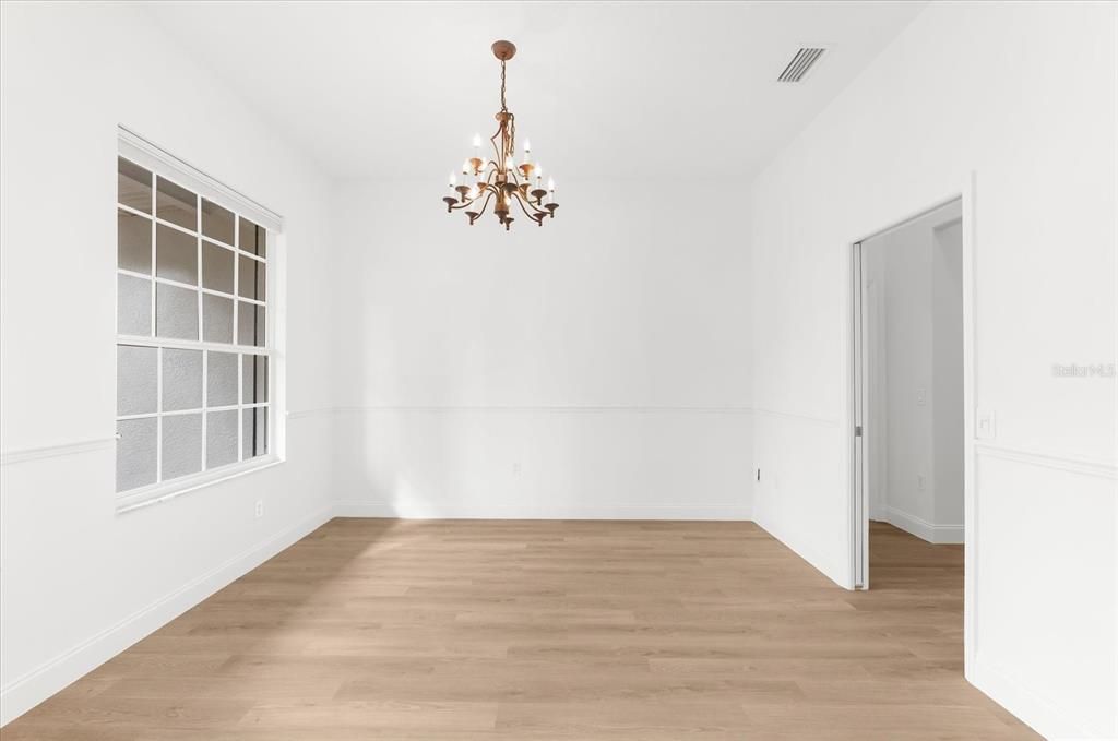 Под контрактом: $1,100,000 (3 спален, 2 ванн, 2582 Квадратных фут)