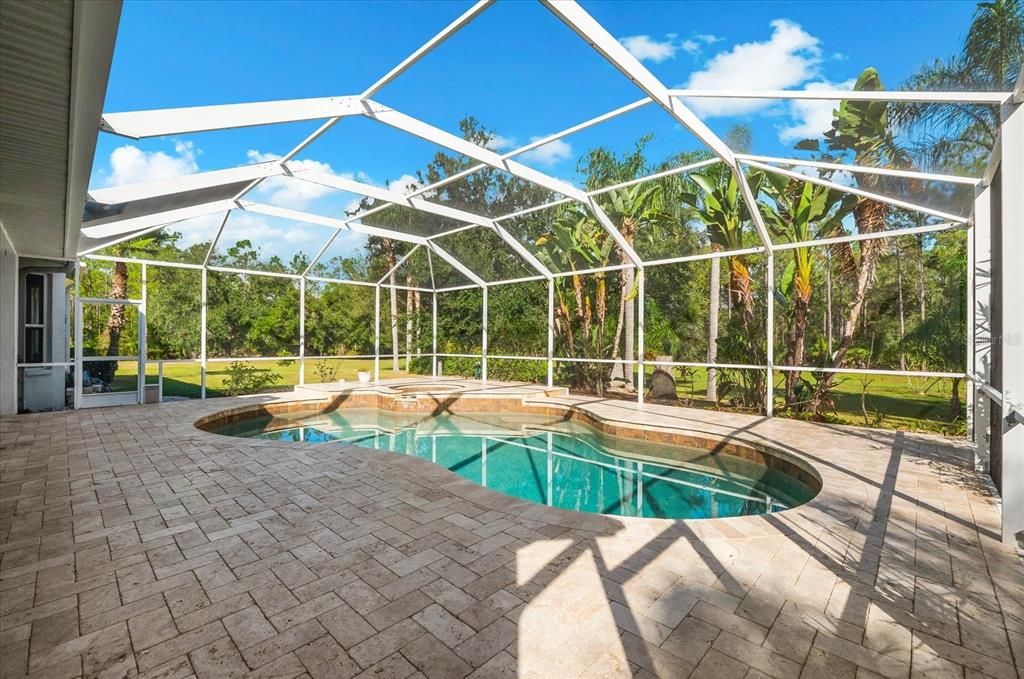 Под контрактом: $1,100,000 (3 спален, 2 ванн, 2582 Квадратных фут)