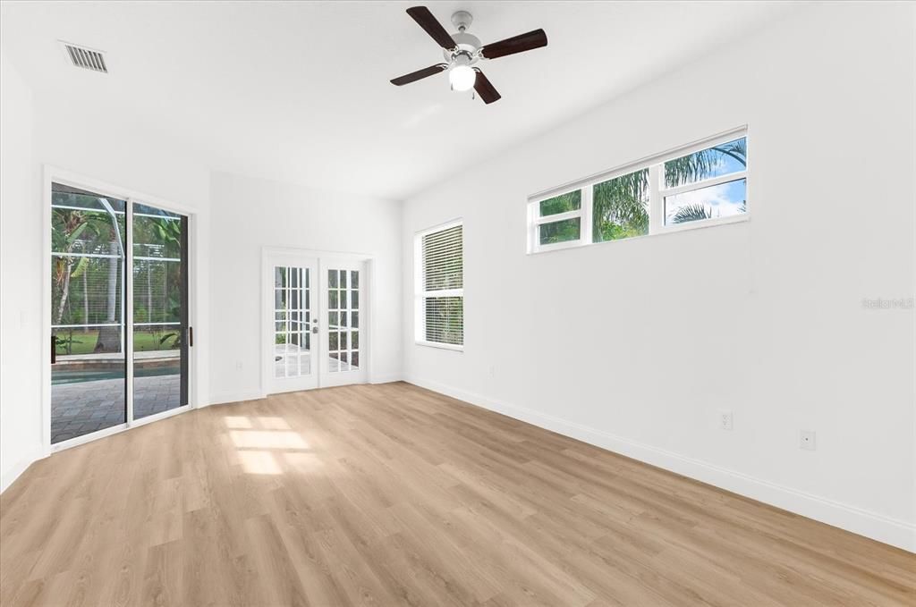 Под контрактом: $1,100,000 (3 спален, 2 ванн, 2582 Квадратных фут)