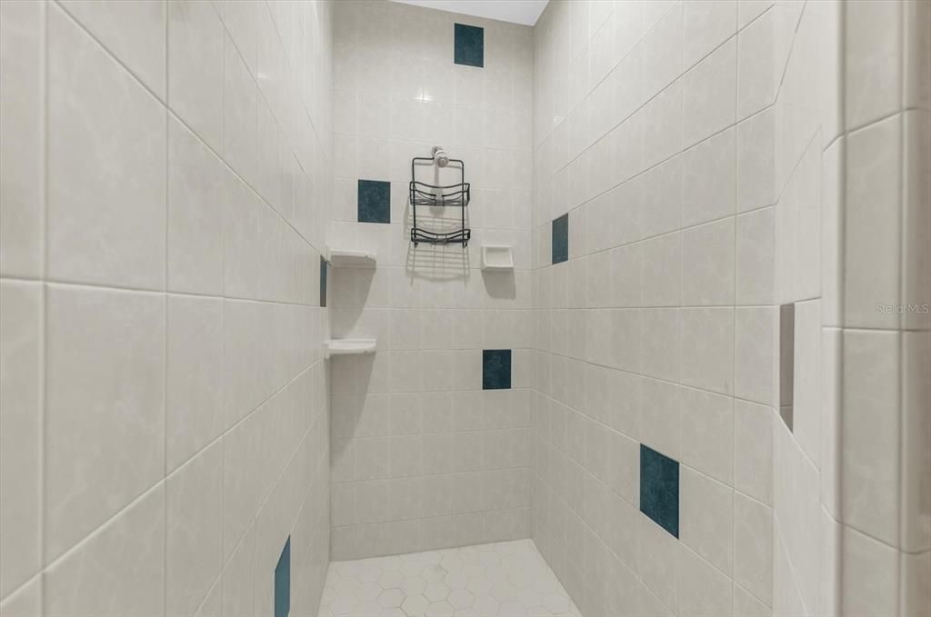 Под контрактом: $1,100,000 (3 спален, 2 ванн, 2582 Квадратных фут)