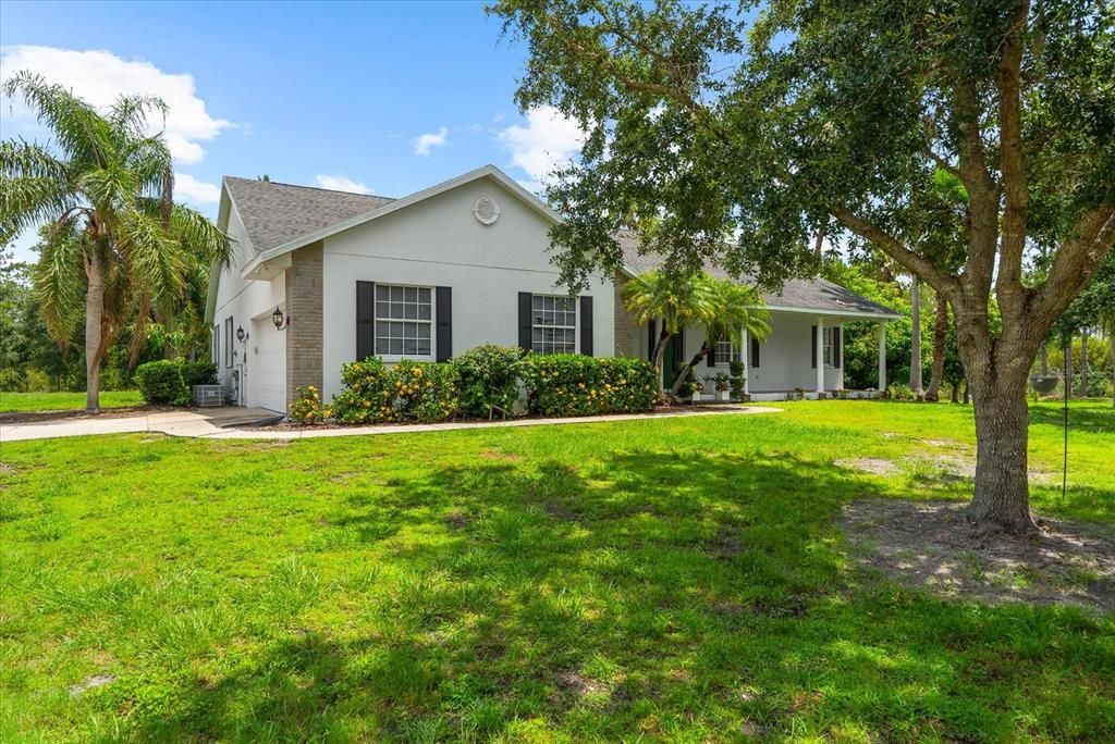 Под контрактом: $1,100,000 (3 спален, 2 ванн, 2582 Квадратных фут)