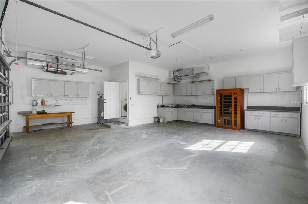 Под контрактом: $1,100,000 (3 спален, 2 ванн, 2582 Квадратных фут)