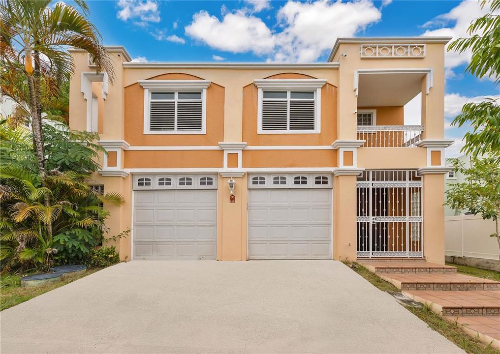 Recently Sold: $350,000 (4 beds, 3 baths, 2343 Square Feet)