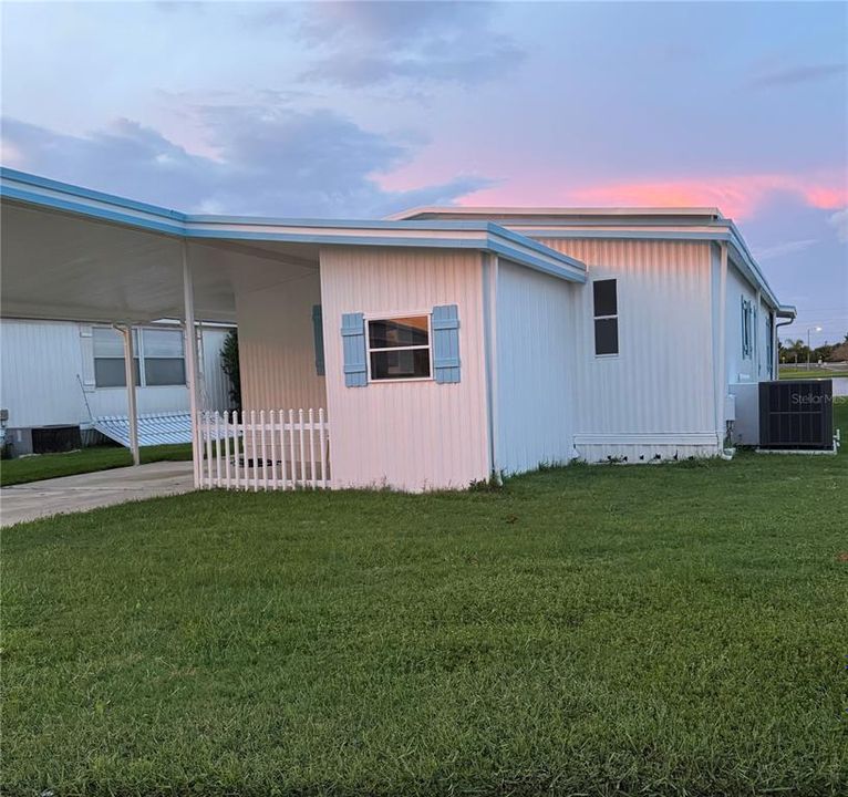 For Sale: $240,000 (2 beds, 2 baths, 1065 Square Feet)