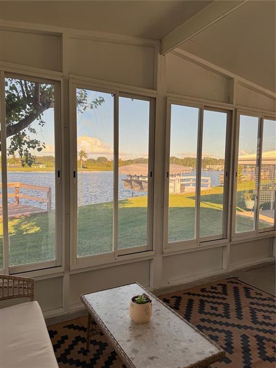 For Sale: $240,000 (2 beds, 2 baths, 1065 Square Feet)