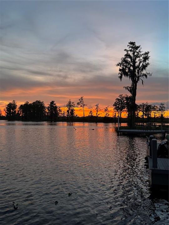 For Sale: $240,000 (2 beds, 2 baths, 1065 Square Feet)