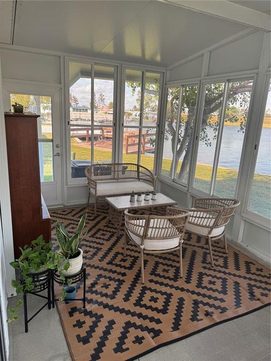 На продажу: $240,000 (2 спален, 2 ванн, 1065 Квадратных фут)