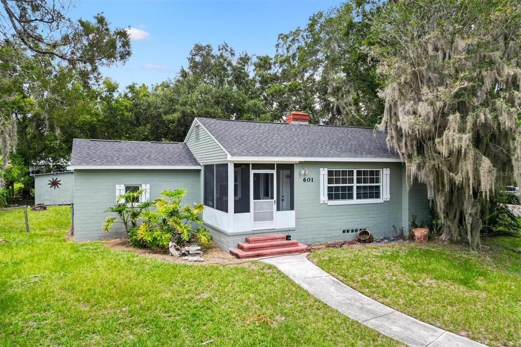 最近售出: $249,900 (3 贝兹, 2 浴室, 1327 平方英尺)