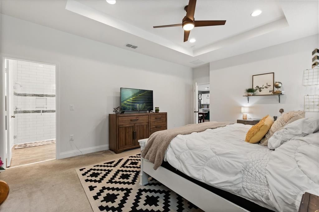 En Venta: $599,999 (4 camas, 3 baños, 2307 Pies cuadrados)
