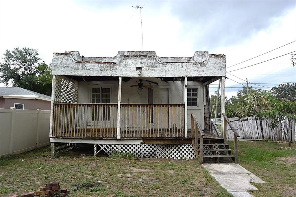 Activo con contrato: $74,900 (2 camas, 1 baños, 816 Pies cuadrados)