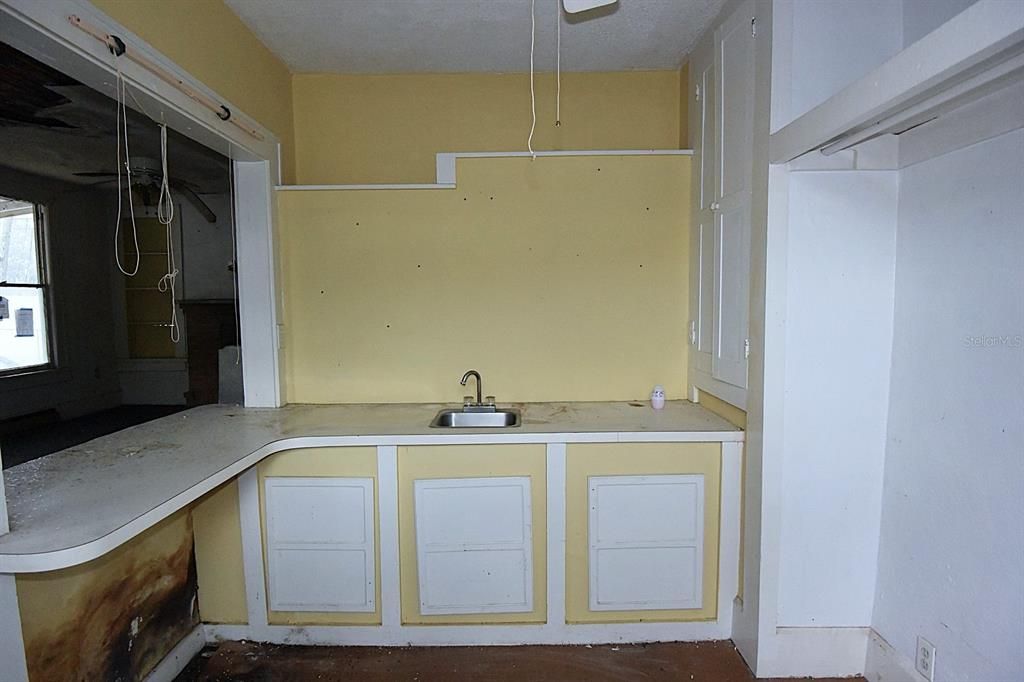 Activo con contrato: $74,900 (2 camas, 1 baños, 816 Pies cuadrados)