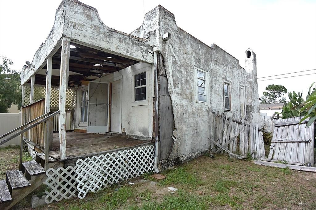 Activo con contrato: $74,900 (2 camas, 1 baños, 816 Pies cuadrados)