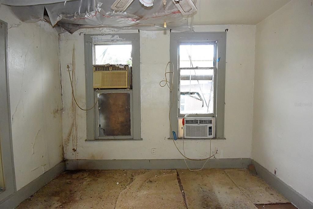 Activo con contrato: $74,900 (2 camas, 1 baños, 816 Pies cuadrados)