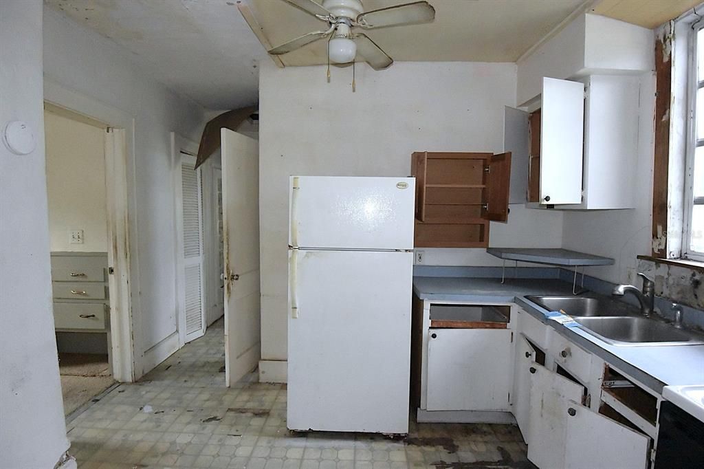 Activo con contrato: $74,900 (2 camas, 1 baños, 816 Pies cuadrados)