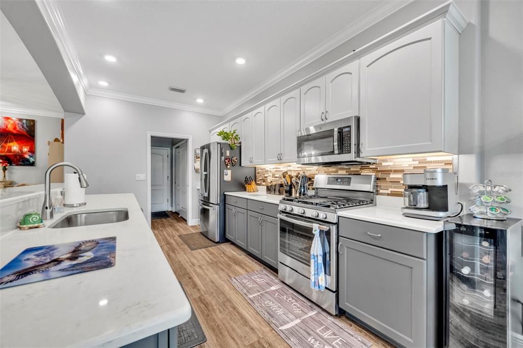 Active With Contract: $485,000 (3 beds, 2 baths, 2001 Square Feet)