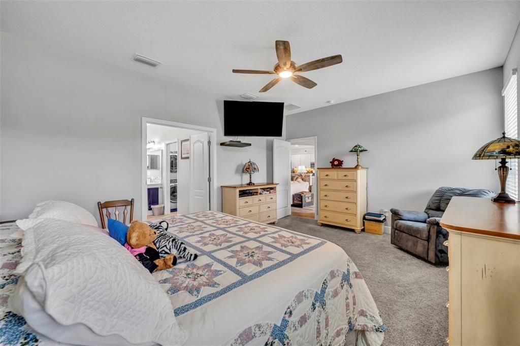 Active With Contract: $485,000 (3 beds, 2 baths, 2001 Square Feet)