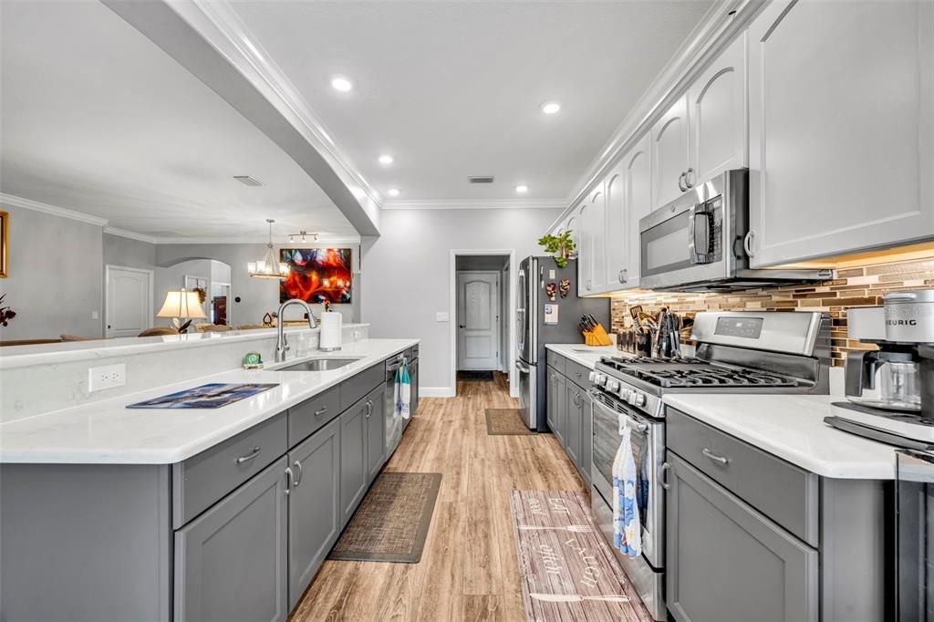 Active With Contract: $485,000 (3 beds, 2 baths, 2001 Square Feet)