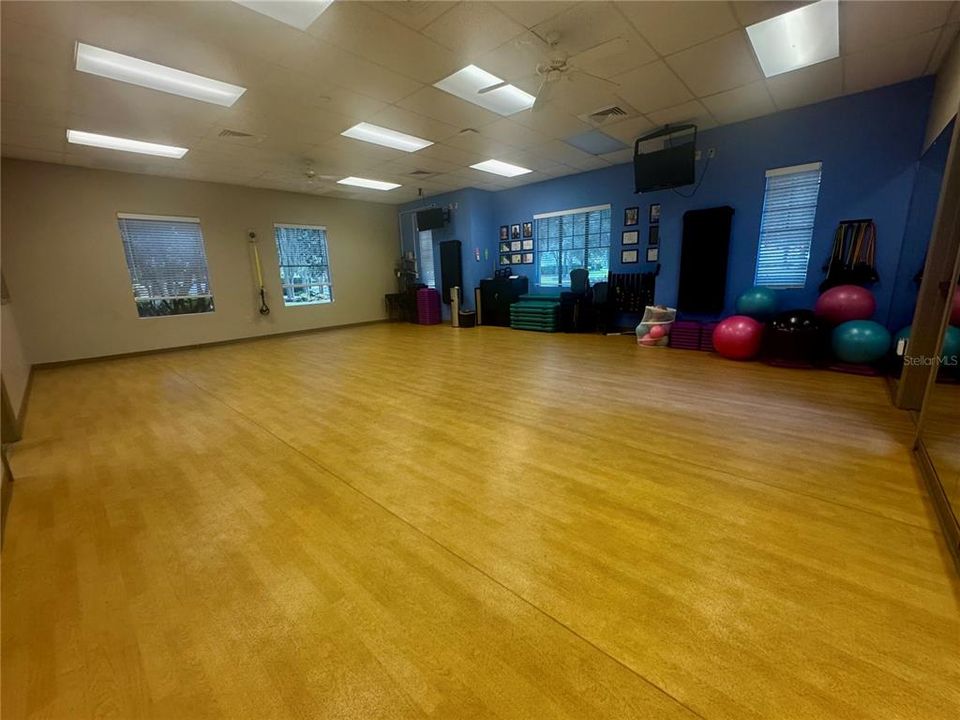 Active With Contract: $485,000 (3 beds, 2 baths, 2001 Square Feet)