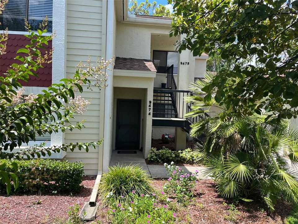 For Sale: $154,888 (2 beds, 2 baths, 1163 Square Feet)