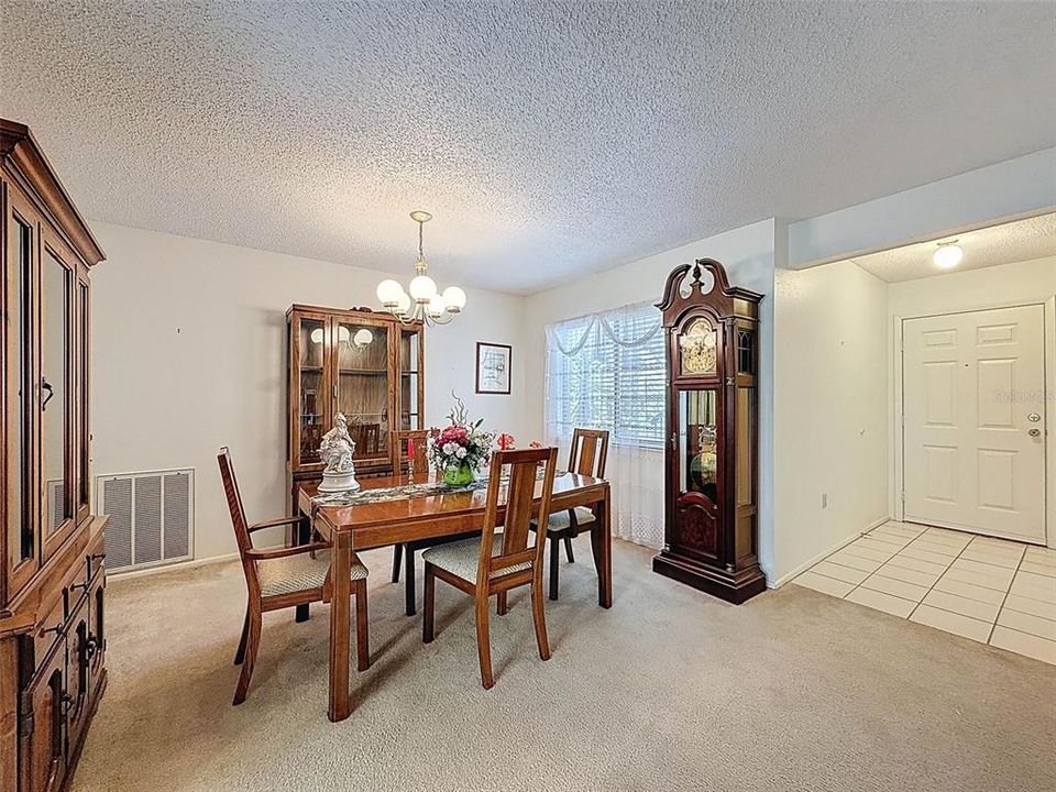 For Sale: $154,888 (2 beds, 2 baths, 1163 Square Feet)