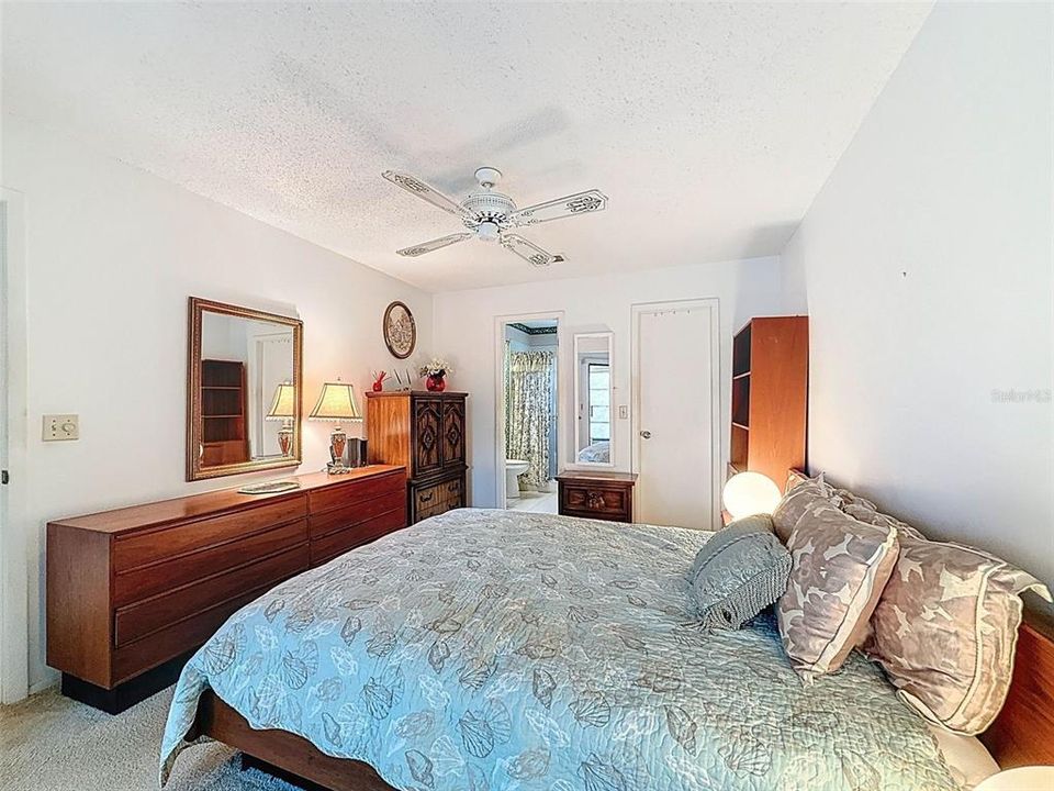 For Sale: $154,888 (2 beds, 2 baths, 1163 Square Feet)