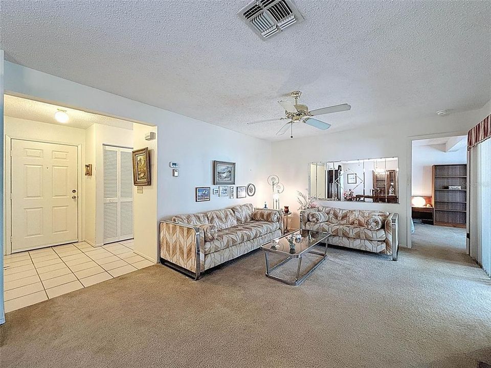 For Sale: $154,888 (2 beds, 2 baths, 1163 Square Feet)