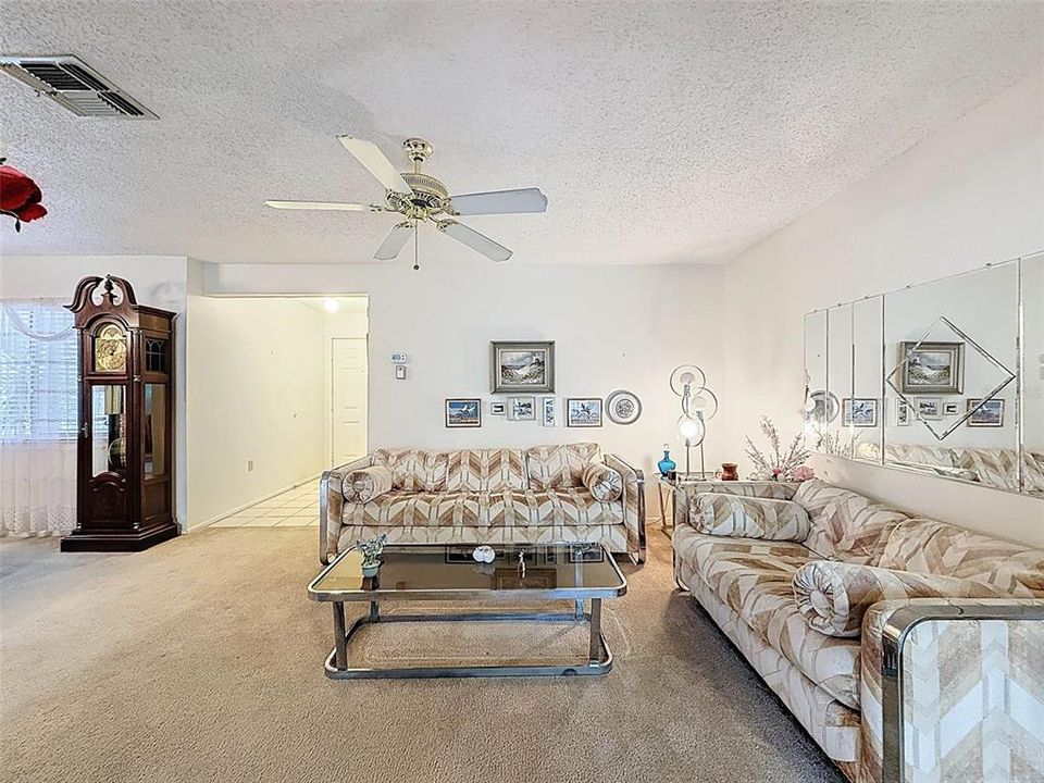 For Sale: $154,888 (2 beds, 2 baths, 1163 Square Feet)