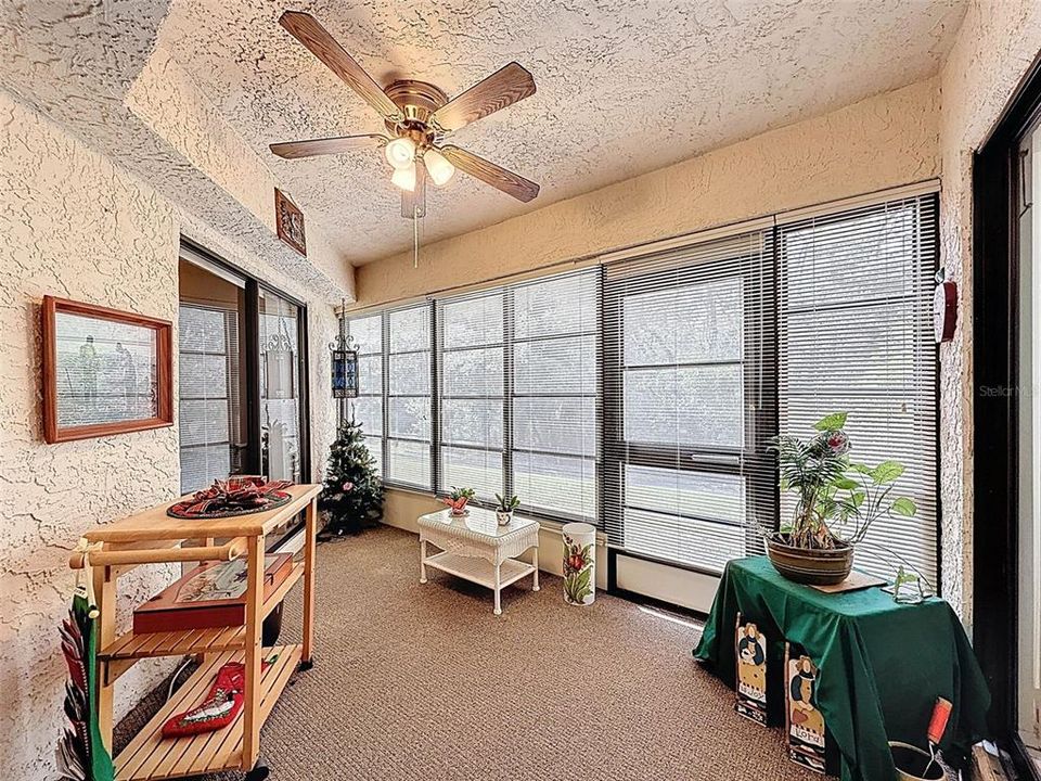 For Sale: $154,888 (2 beds, 2 baths, 1163 Square Feet)