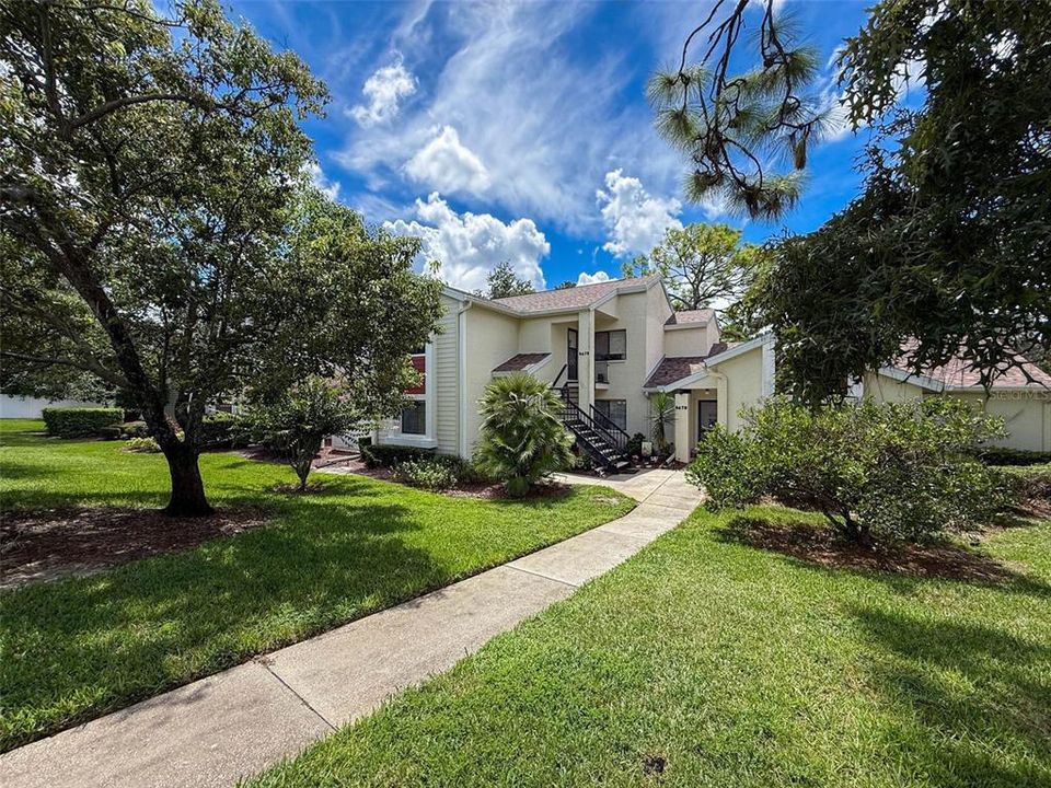 For Sale: $154,888 (2 beds, 2 baths, 1163 Square Feet)