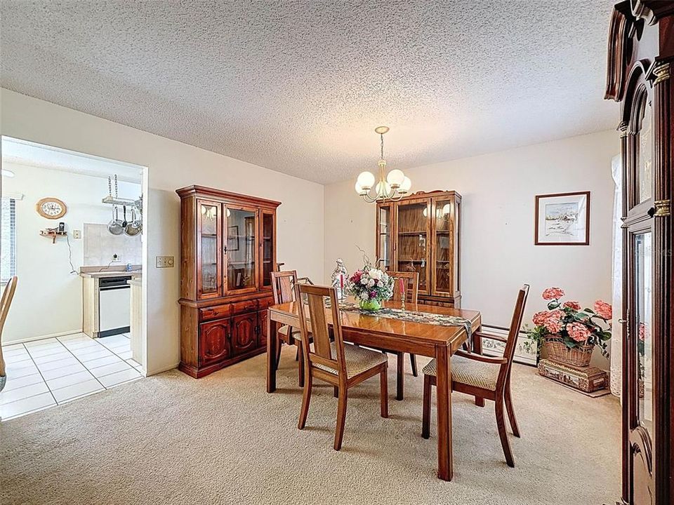 For Sale: $154,888 (2 beds, 2 baths, 1163 Square Feet)