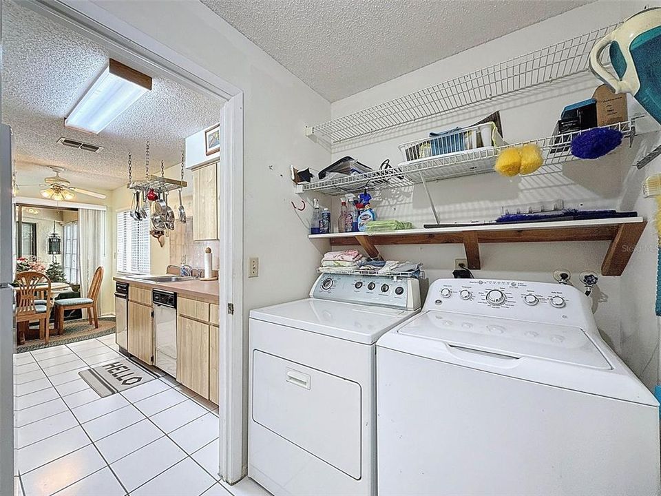For Sale: $154,888 (2 beds, 2 baths, 1163 Square Feet)