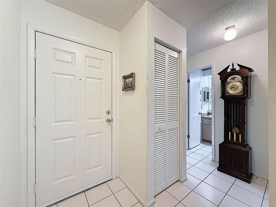 For Sale: $154,888 (2 beds, 2 baths, 1163 Square Feet)