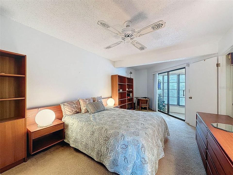 For Sale: $154,888 (2 beds, 2 baths, 1163 Square Feet)