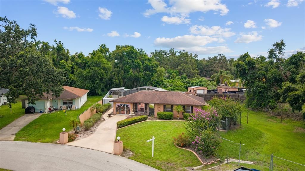 Под контрактом: $285,000 (3 спален, 3 ванн, 1324 Квадратных фут)