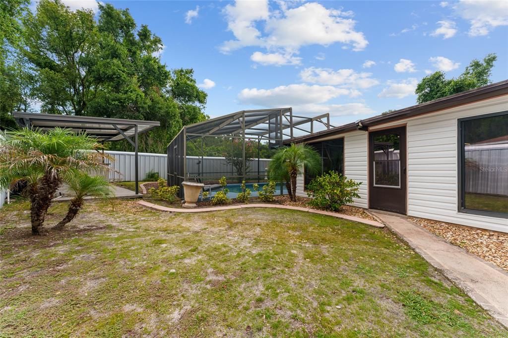 Под контрактом: $285,000 (3 спален, 3 ванн, 1324 Квадратных фут)