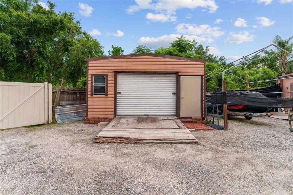 Под контрактом: $285,000 (3 спален, 3 ванн, 1324 Квадратных фут)