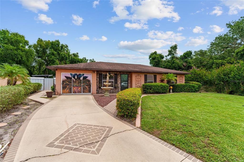 Под контрактом: $285,000 (3 спален, 3 ванн, 1324 Квадратных фут)