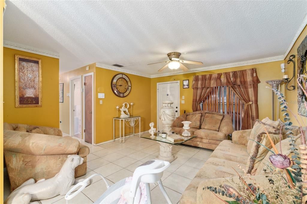 Под контрактом: $285,000 (3 спален, 3 ванн, 1324 Квадратных фут)